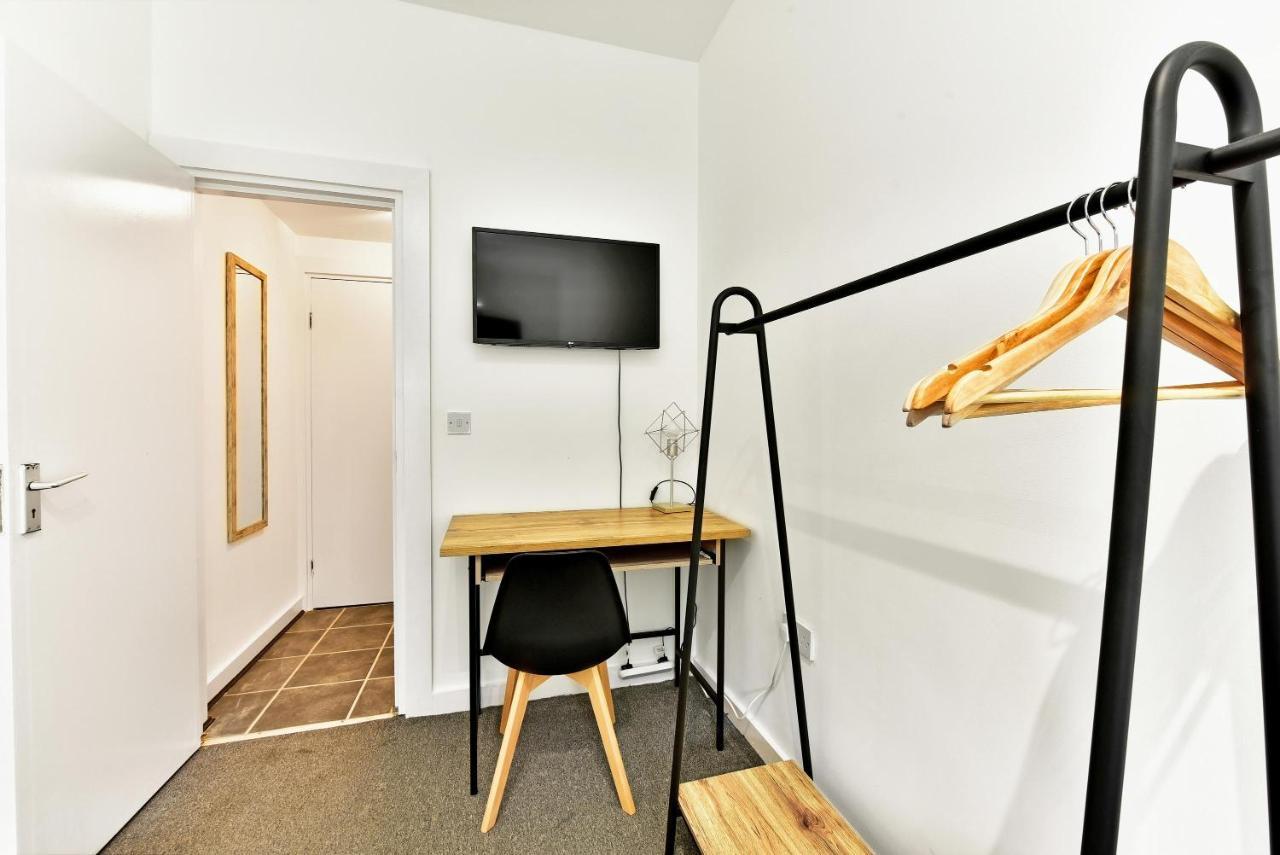 West Ealing Serviced Apts- 2 Bedroom 2 Bath Parking Near Station With Off Street Parking By 360Stays Exterior foto