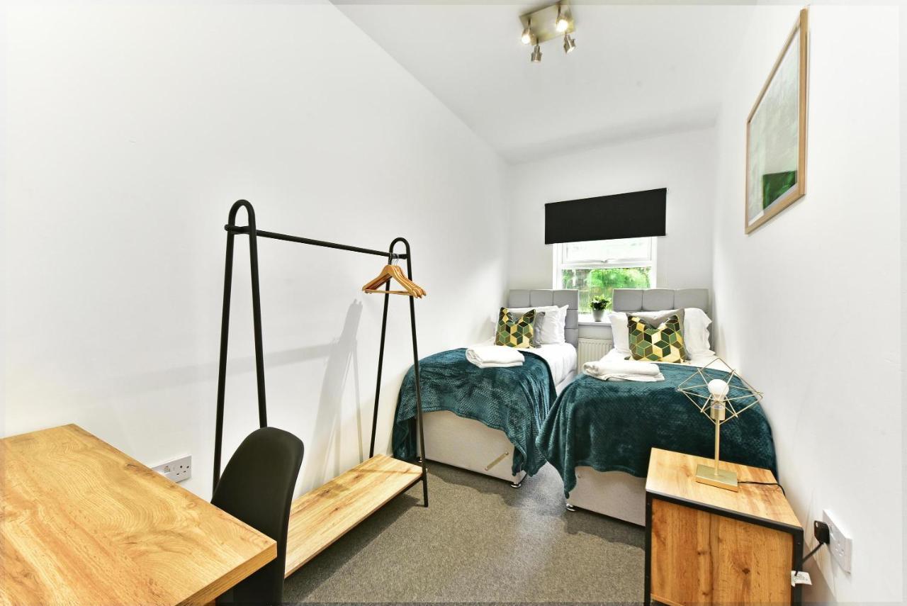 West Ealing Serviced Apts- 2 Bedroom 2 Bath Parking Near Station With Off Street Parking By 360Stays Exterior foto