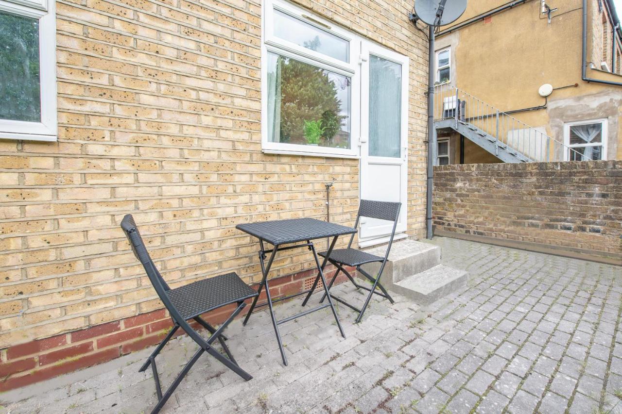 West Ealing Serviced Apts- 2 Bedroom 2 Bath Parking Near Station With Off Street Parking By 360Stays Exterior foto