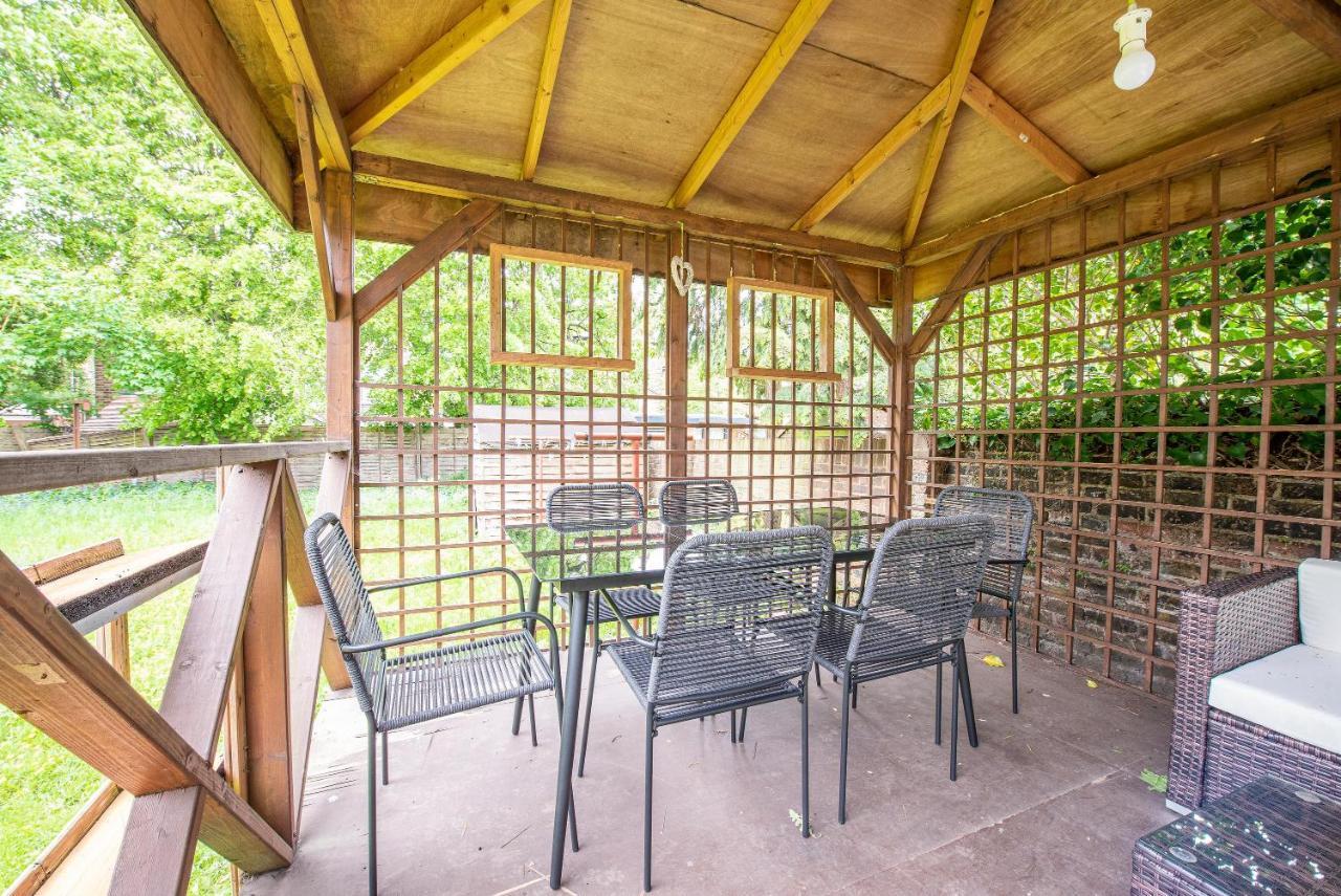 West Ealing Serviced Apts- 2 Bedroom 2 Bath Parking Near Station With Off Street Parking By 360Stays Exterior foto