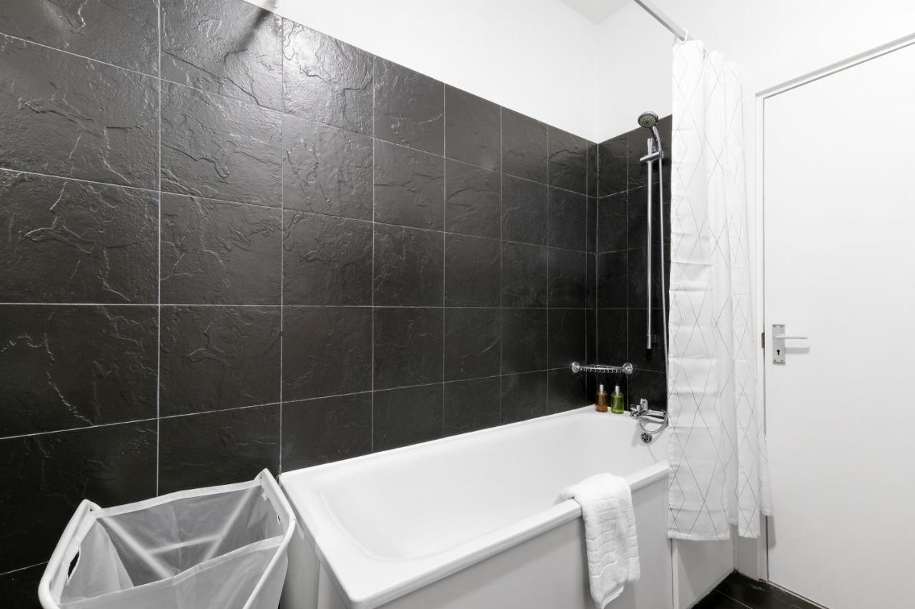 West Ealing Serviced Apts- 2 Bedroom 2 Bath Parking Near Station With Off Street Parking By 360Stays Exterior foto